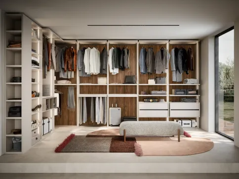 Cabina Armadio Ben in laccato opaco ed Ecolegno di Novamobili