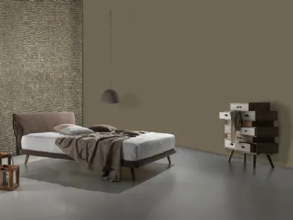 Letto matrimoniale in tessuto color tabacco Nuovo Bacco Ring 8 di Excò