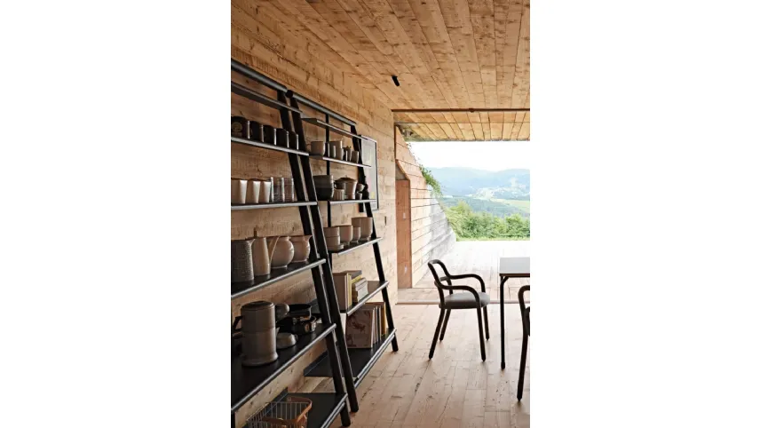 Libreria Suite 01 in legno con ripiani in metallo di Midj