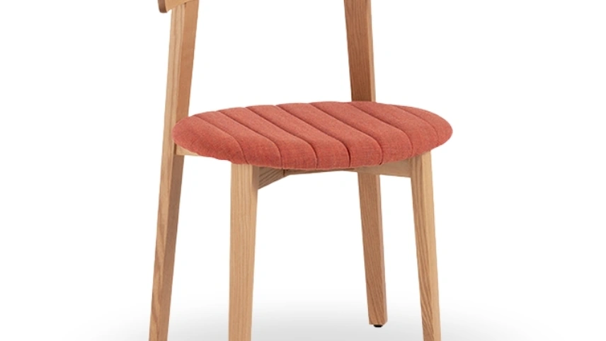 Sedia in legno Maya di Midj