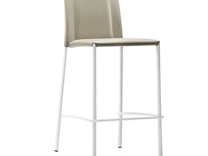 Sgabello in cuoio Silvy di Midj