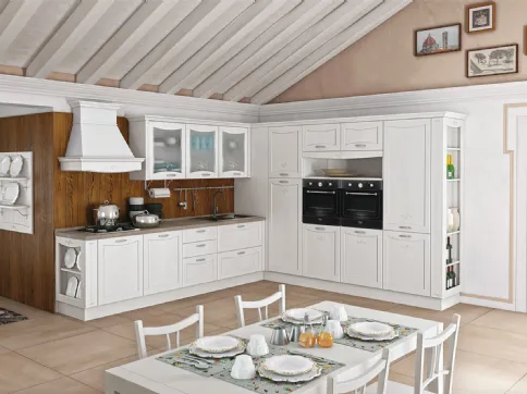Cucina Classica angolare con penisola Aurea in Frassino laccato Bianco di Creo