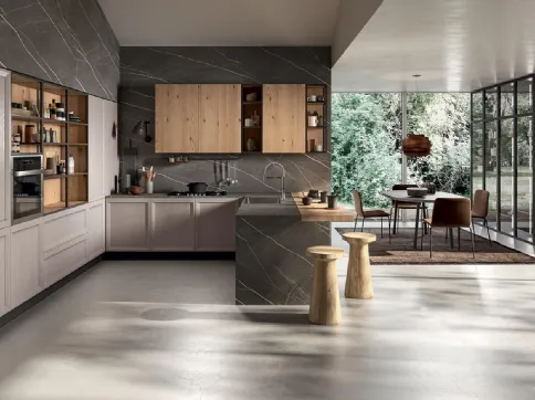 Cucina Design angolare Atelier 04 + Brio in Frassino laccato decapè Ecru e Rovere Nodato Naturale di Astra