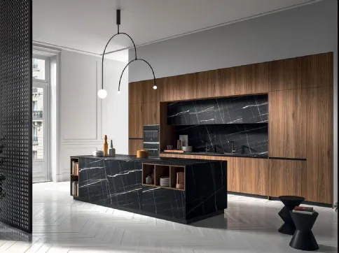 Cucina Design con isola HC08 04 in legno impiallacciato Noce Canaletto e laminato effetto Marmo di Astra