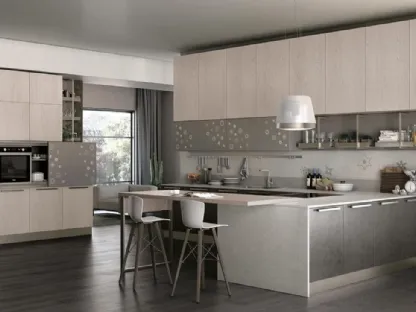 Cucina moderna con penisola in Rovere e laccato Clover 11 di Lube