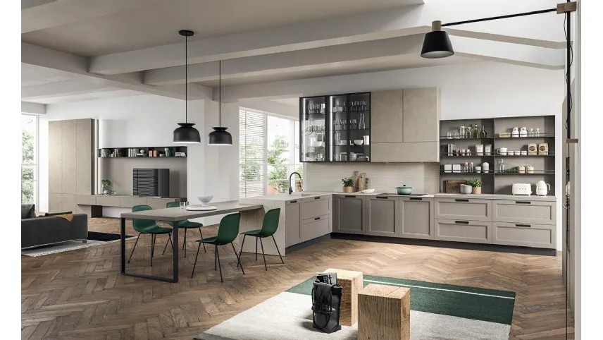 Cucina su misura angolare con penisola Old Line 02 in Frassino laccato finitura Terranova e pensili in laminato materico finitura Resina Sabbia di Astra